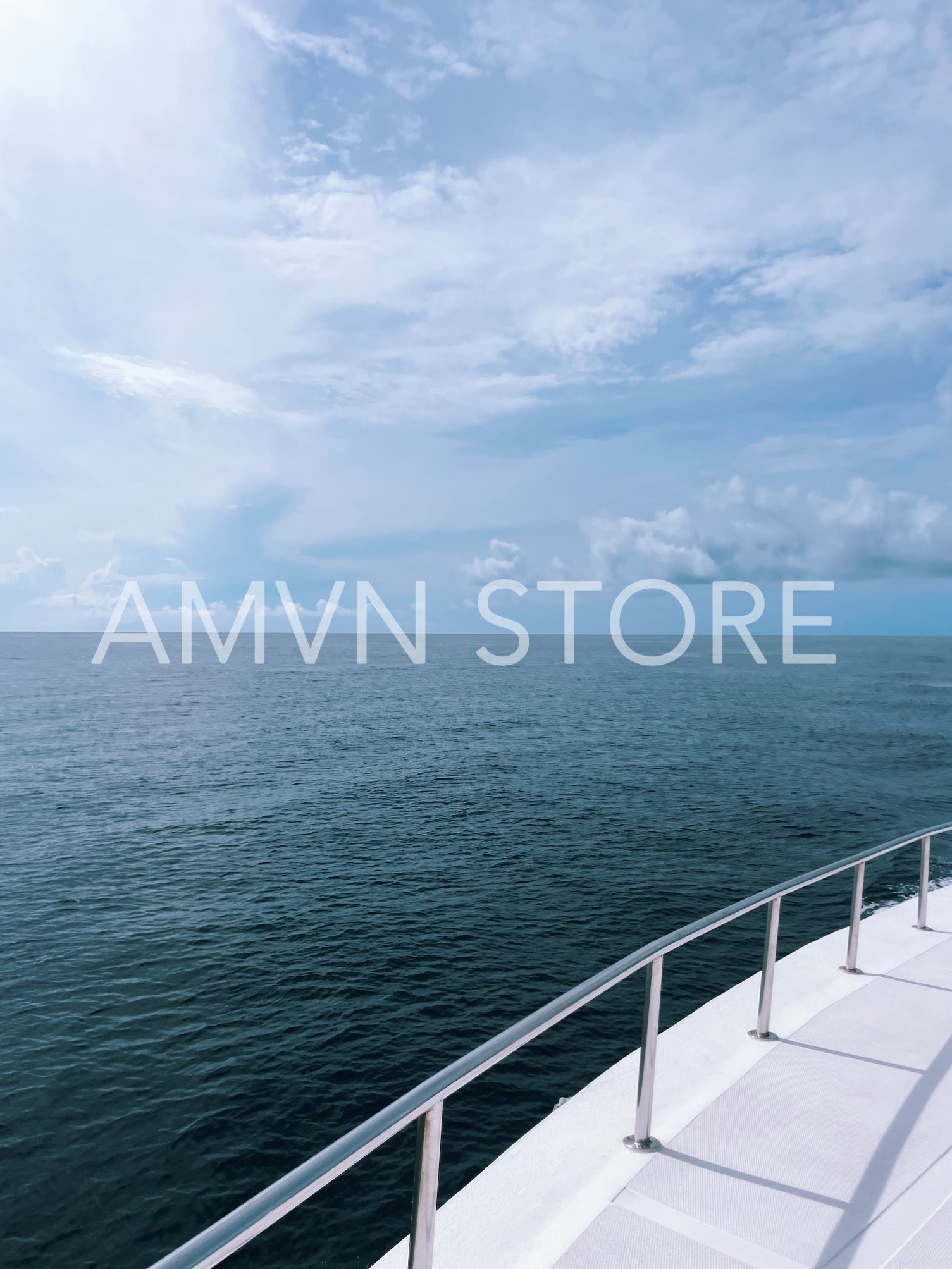 View from a boat on an ocean and a horizon